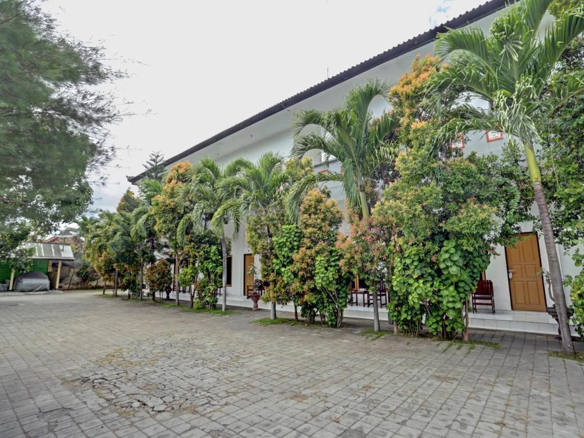 Oyo 3096 Hotel Dewi Warsiki غيليمانوك المظهر الخارجي الصورة