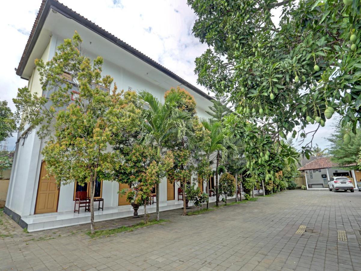 Oyo 3096 Hotel Dewi Warsiki غيليمانوك المظهر الخارجي الصورة