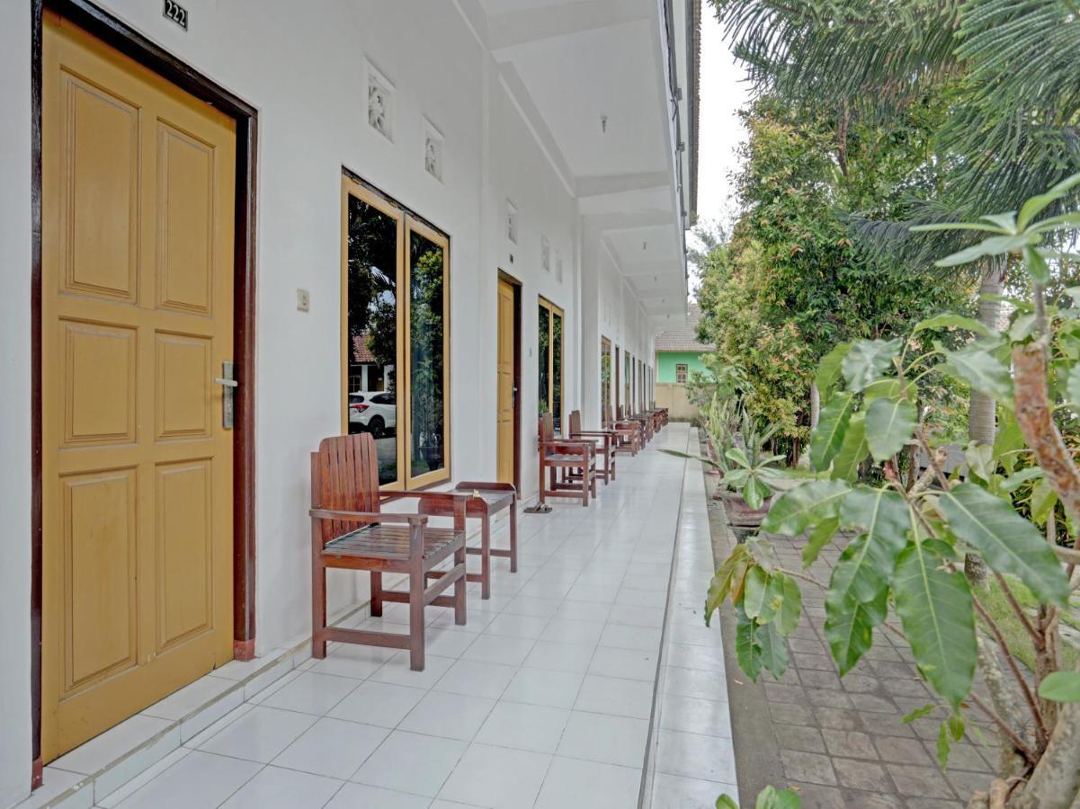 Oyo 3096 Hotel Dewi Warsiki غيليمانوك المظهر الخارجي الصورة